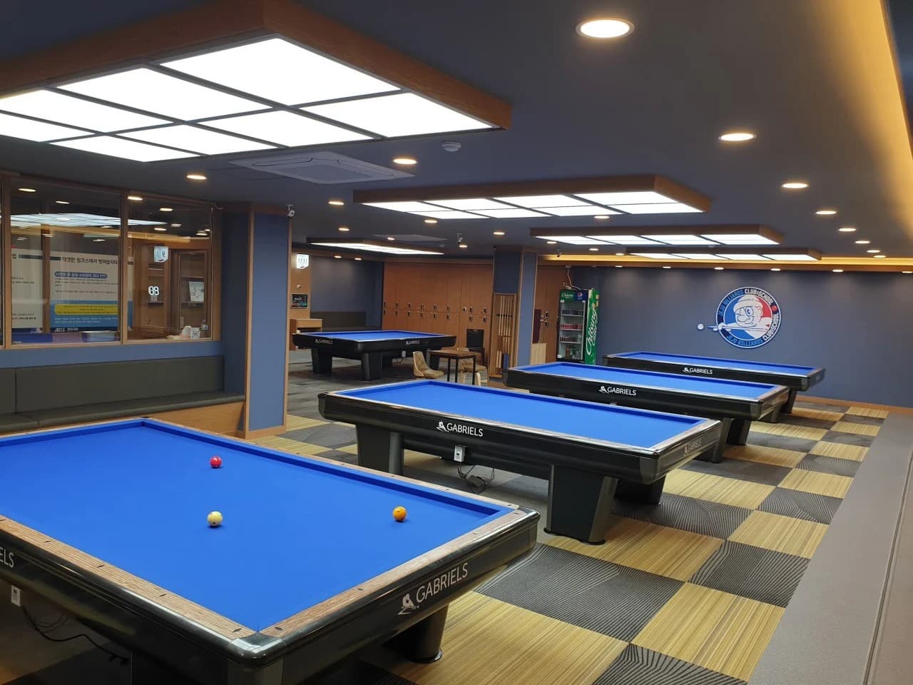 구장내 가브리엘 테이블 사진